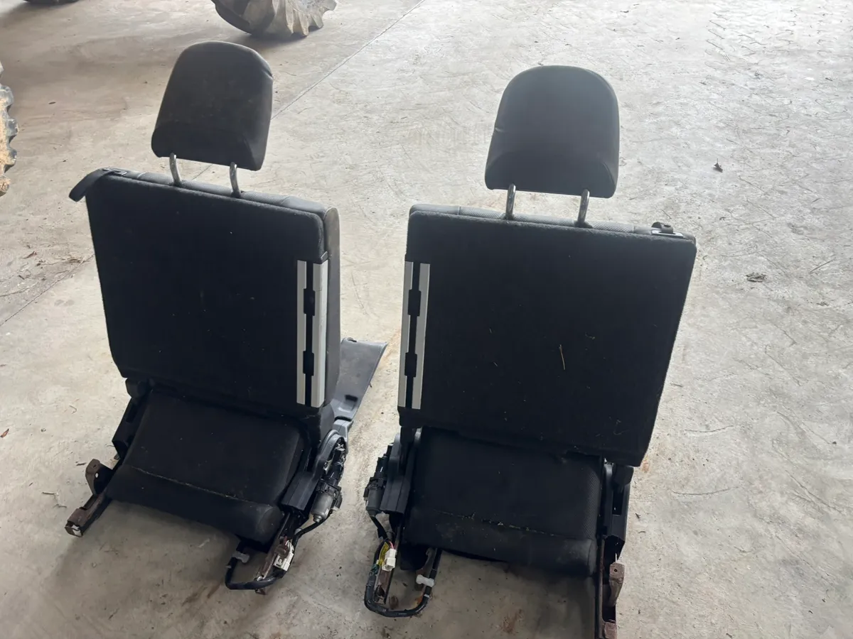 2020 Toyota Landcruiser 6&7th seats - Image 1