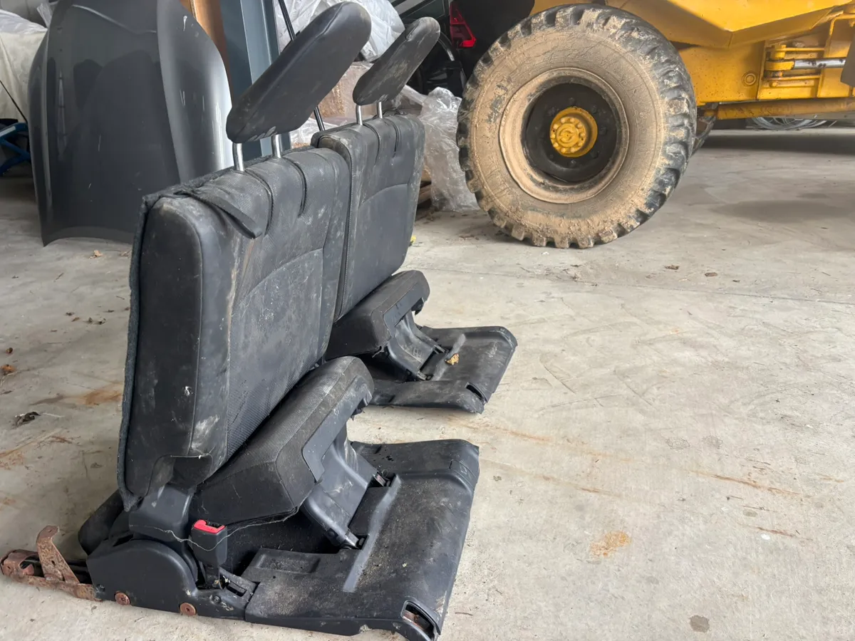 2020 Toyota Landcruiser 6&7th seats - Image 2