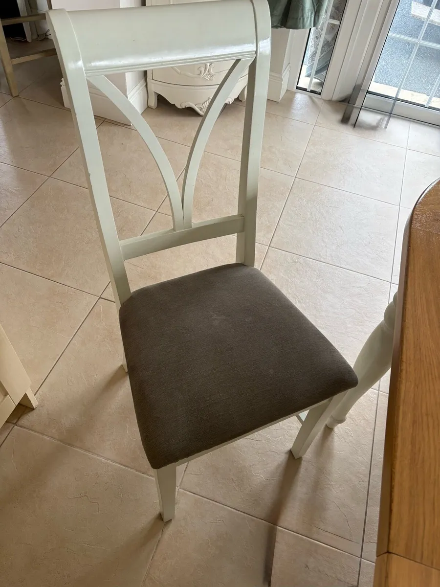 Table & 6 chairs - Image 4