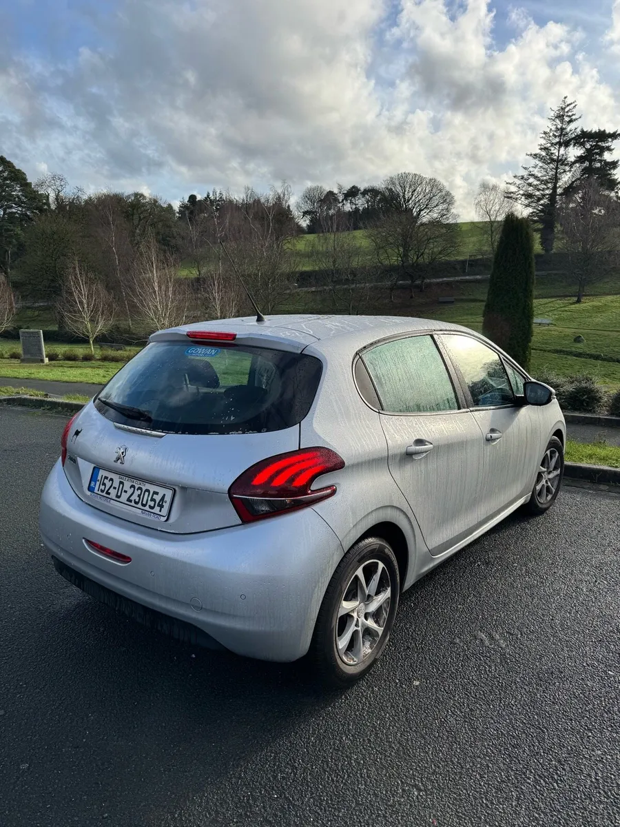Peugeot 208 - Image 2