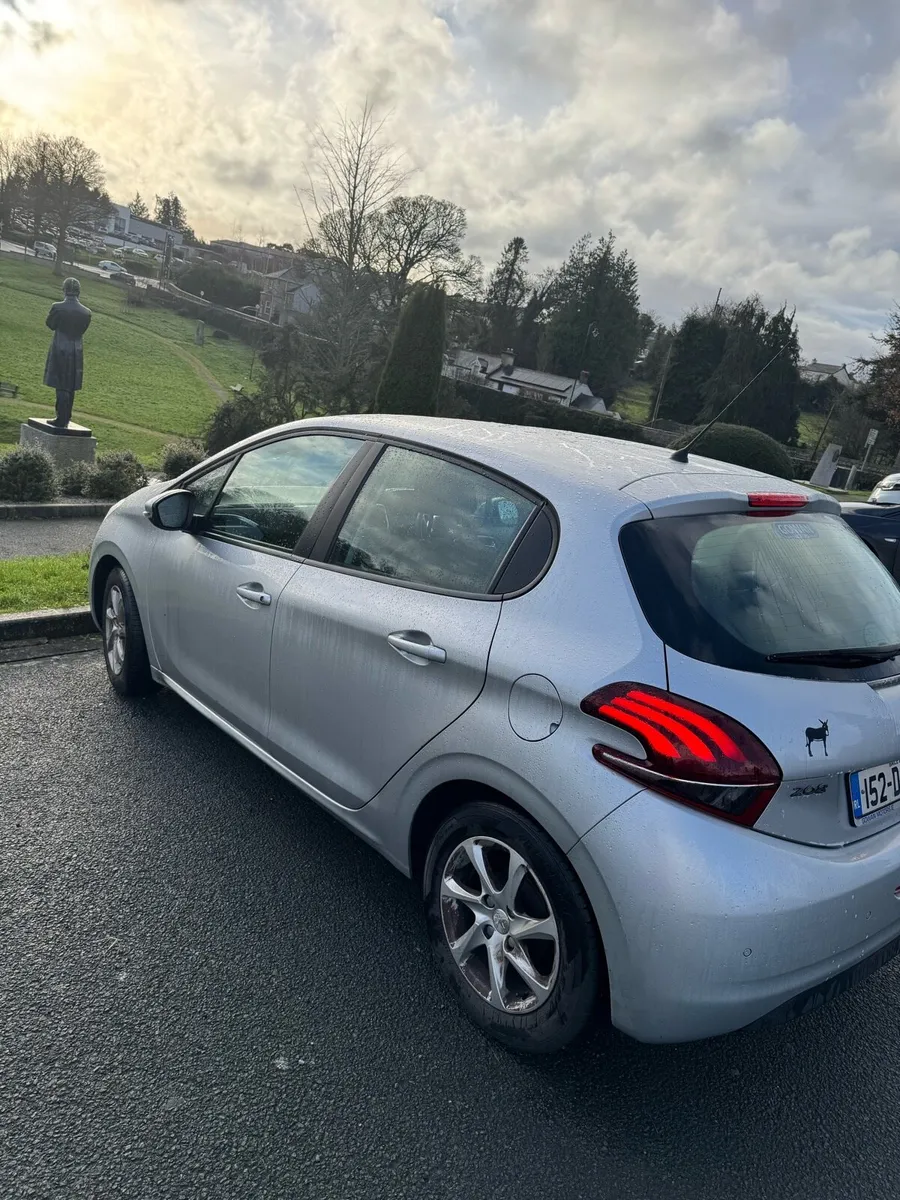 Peugeot 208 - Image 1