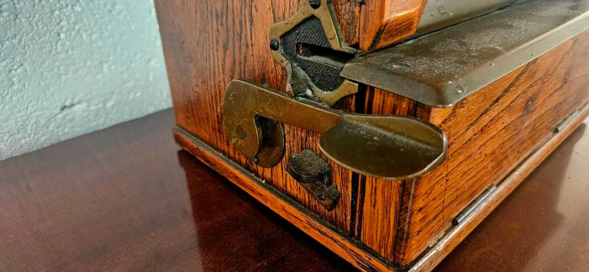 ANTIQUE CLOCK - Image 4