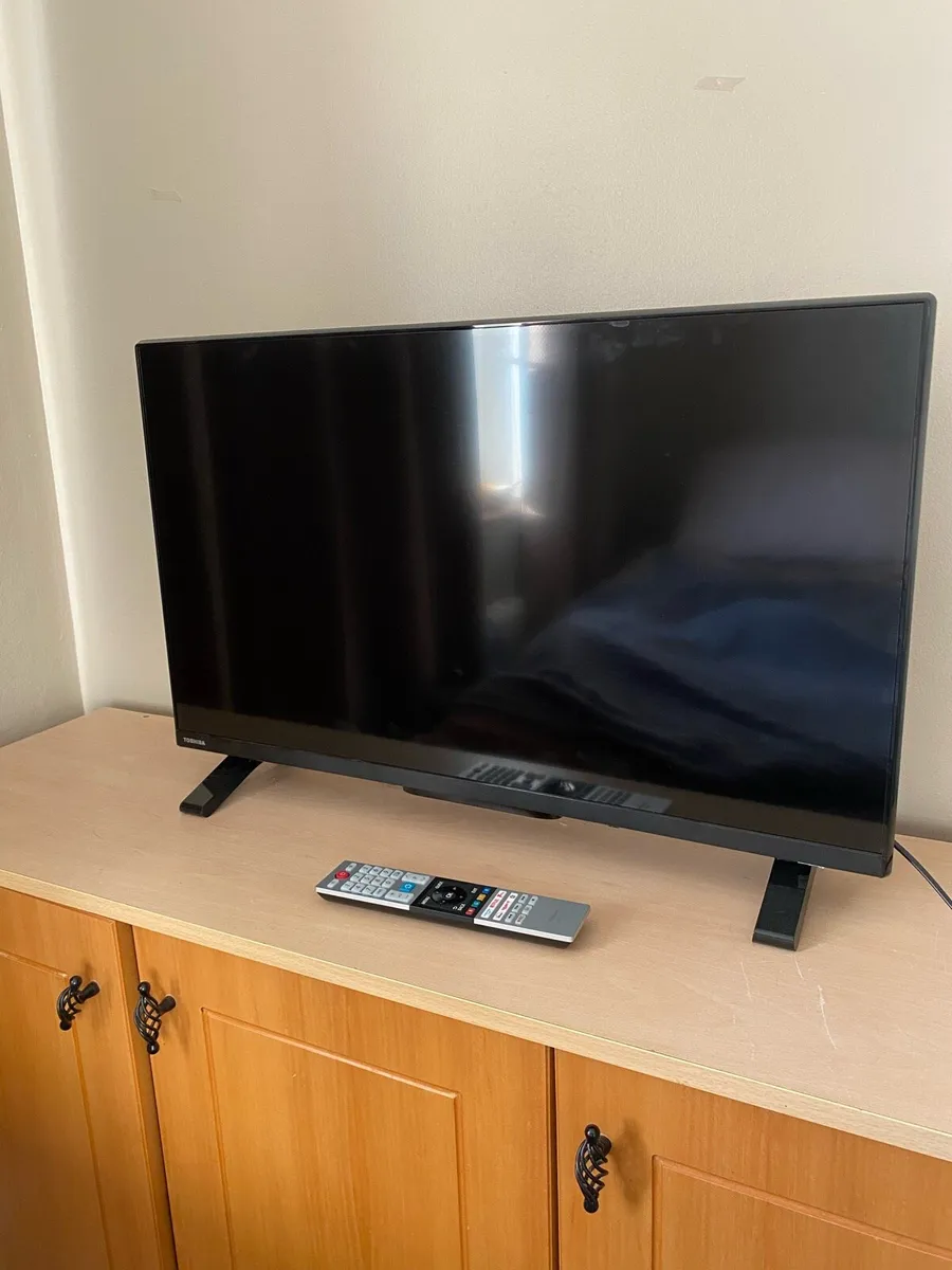 32 inch Toshiba smart tv - Image 1