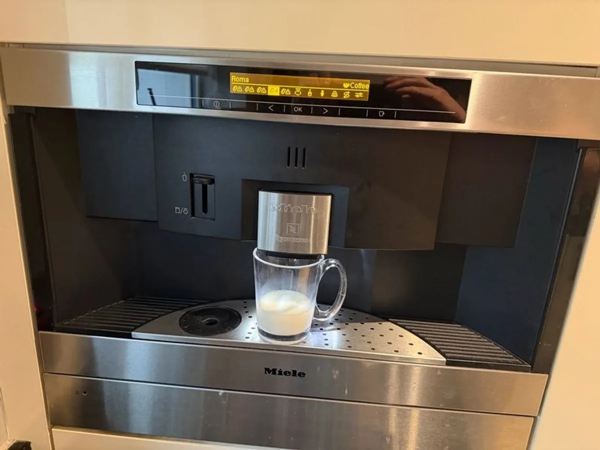Miele Built in Nespresso Coffee Machine - Image 1