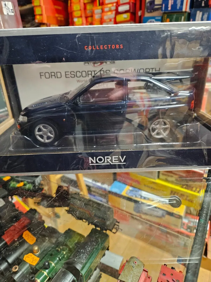 Corgi Norev Ford Escort Cosworth 1.18 - Image 2