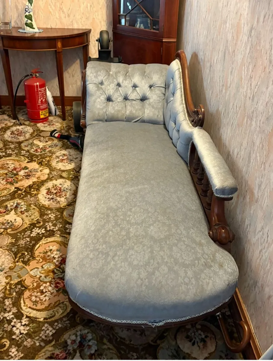 Antique chaise longue - Image 2