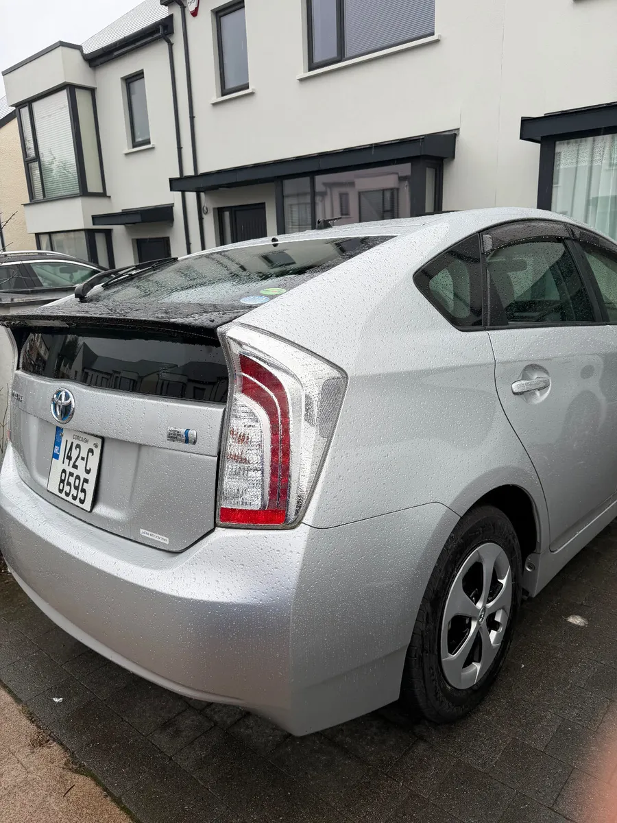 Toyota prius 2014 - Image 3