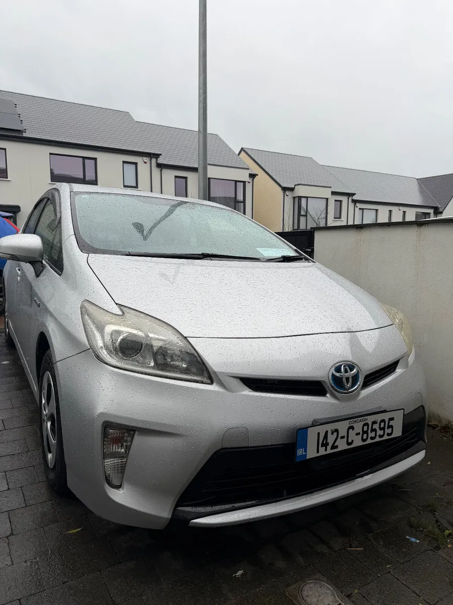 Toyota prius 2014 - Image 2