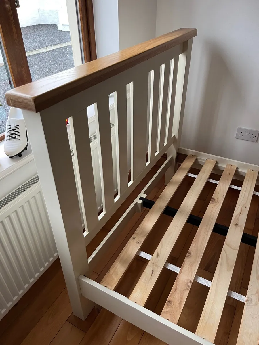 Small Double Bed in a very good condition - Image 3