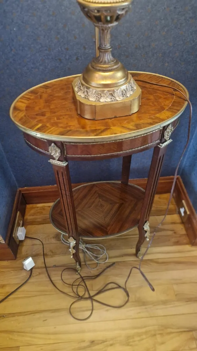Rosewood lamp table and lamp. - Image 2