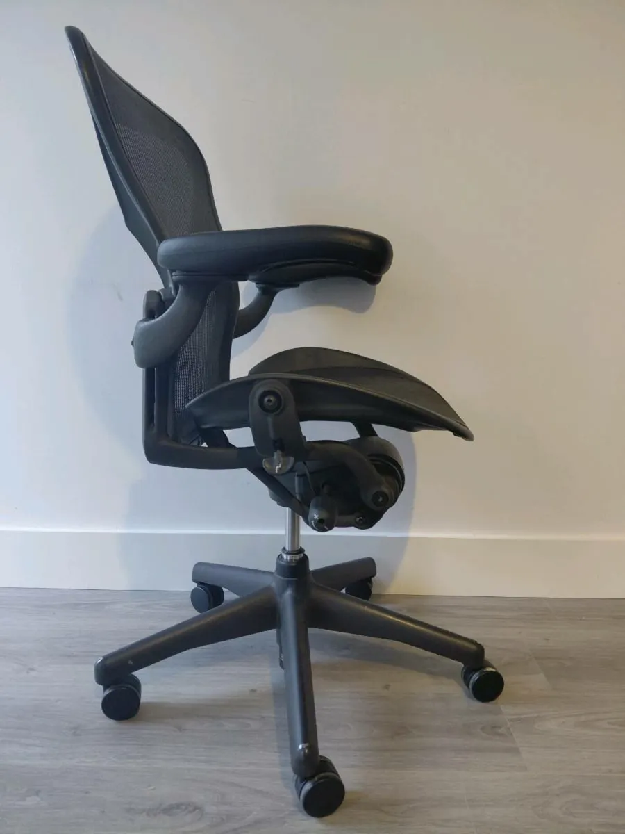 Herman Miller Aeron Office Chair – Size B (medium) - Image 2