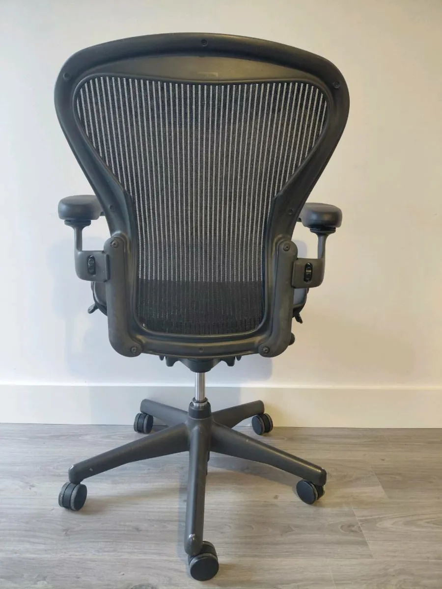 Herman Miller Aeron Office Chair – Size B (medium) - Image 3