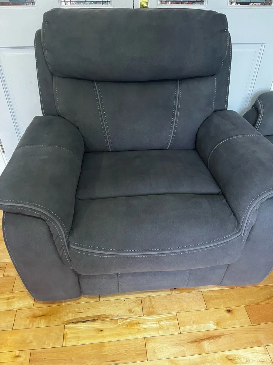 Sofa 3+1+1 Recliner - Image 1