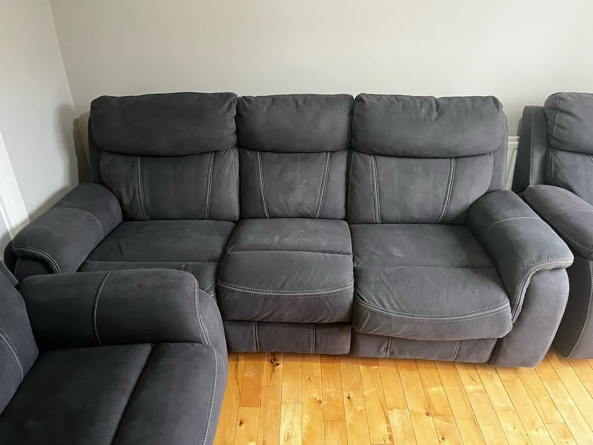 Sofa 3+1+1 Recliner - Image 2