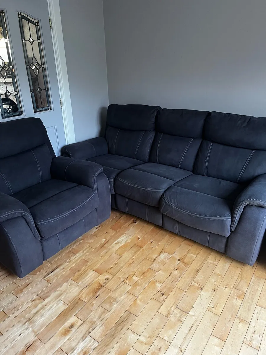 Sofa 3+1+1 Recliner - Image 4