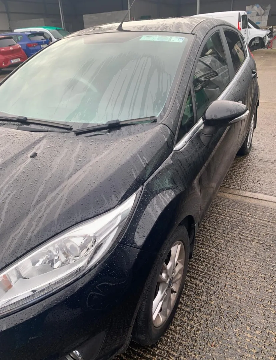 2016 FORD FIESTA, VERY MINOR DAMAGE - Image 4