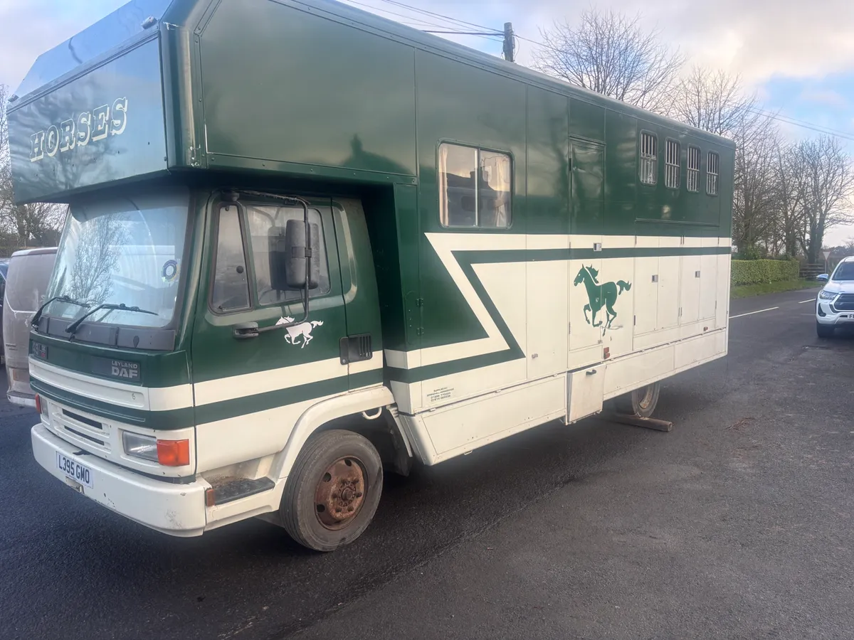 Horse box body - Image 1