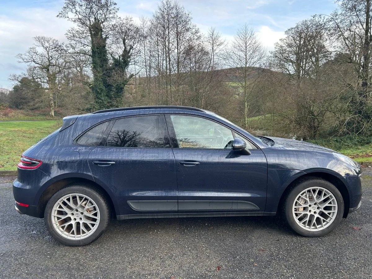 Porsche Macan 2016 , FSH from Porsche, AWD - Image 2