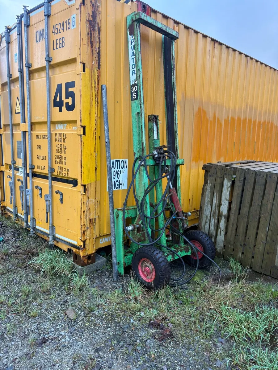 Land lever tractor forklift security gates and pos - Image 1