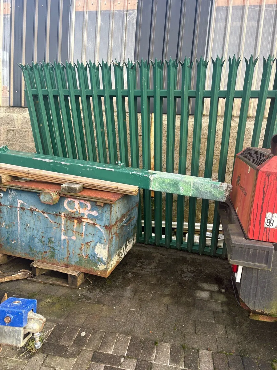 Land lever tractor forklift security gates and pos - Image 3