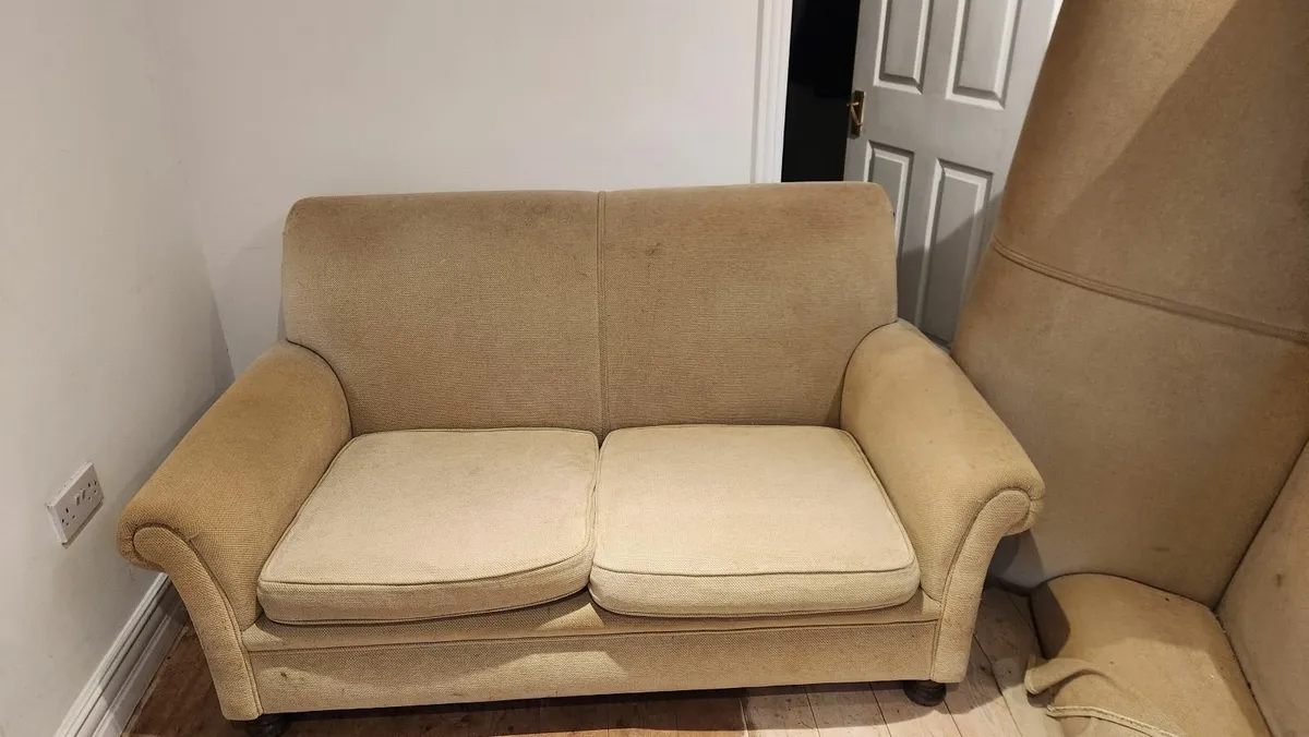 2 matching 2 2 seater Couches