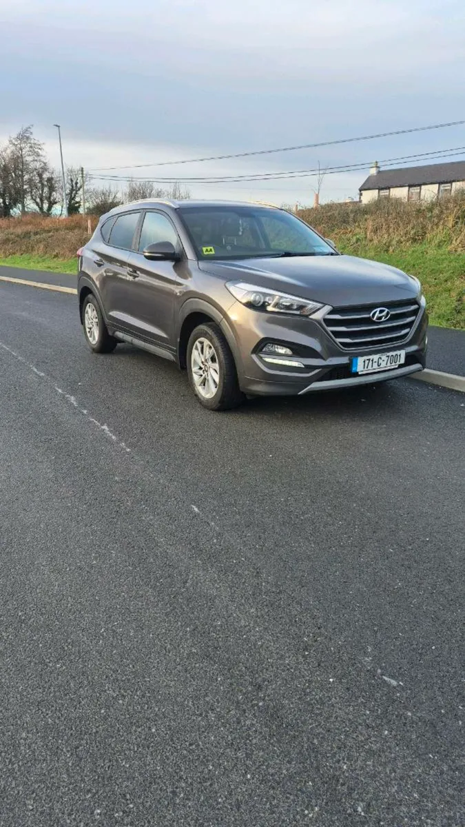 2017 Hyundai Tucson Executive - Image 1