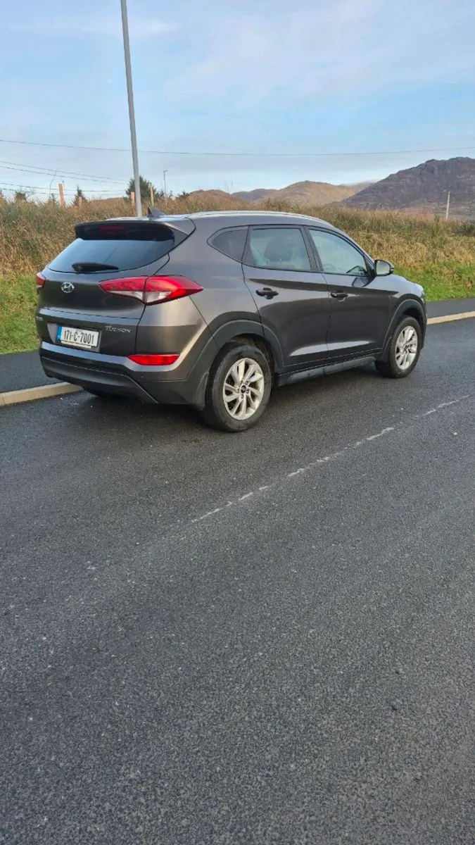 2017 Hyundai Tucson Executive - Image 3