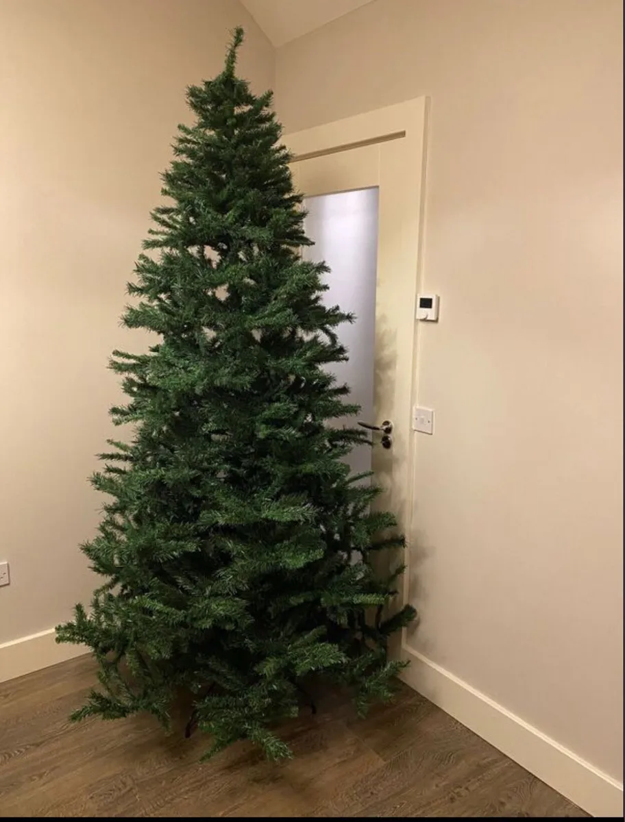 Christmas tree 8ft& 6ft - Image 3