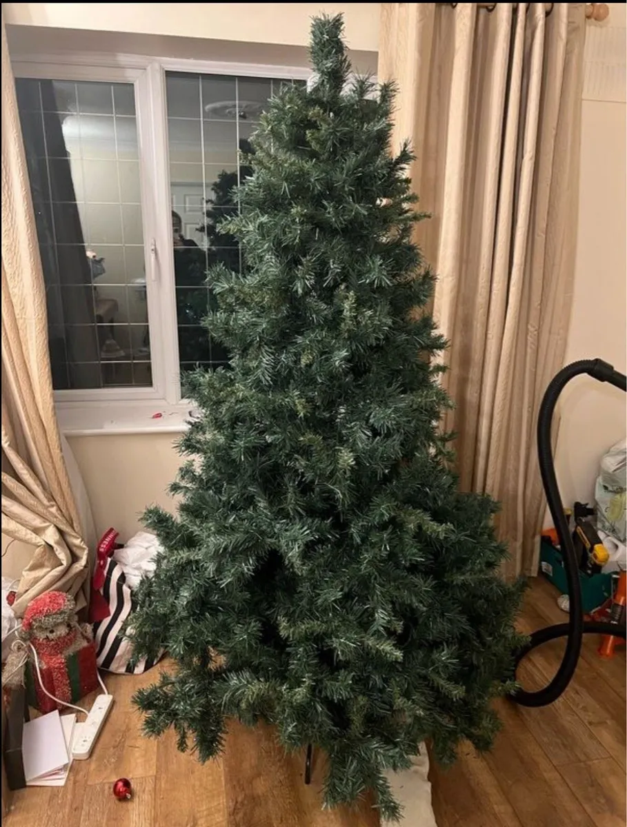 Christmas tree 8ft& 6ft - Image 4