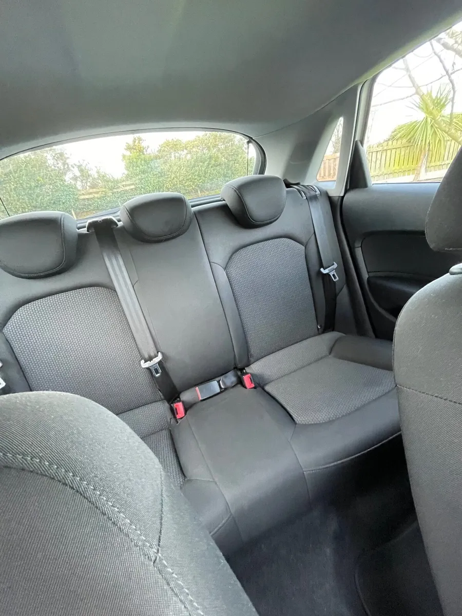 Audi A1 2014 - Image 2