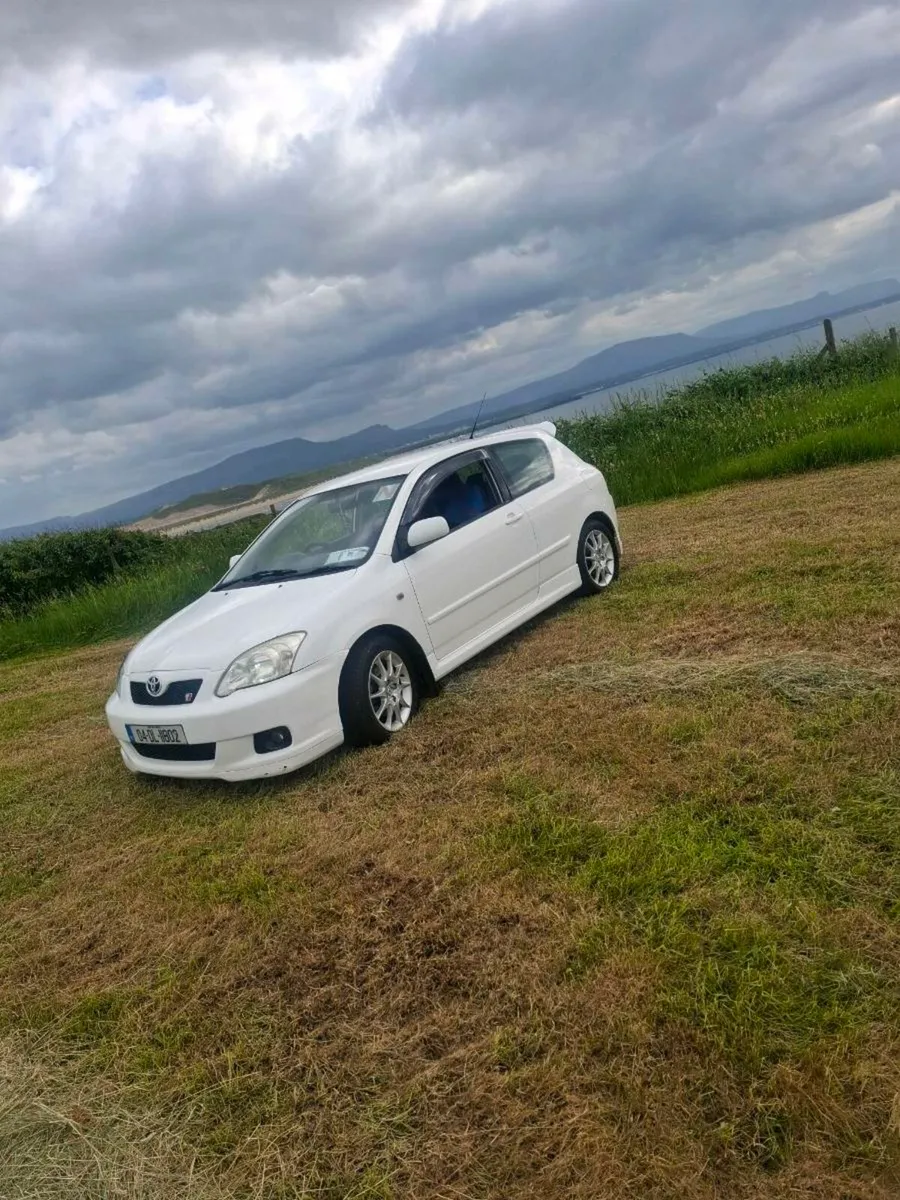 Toyota corolla - Image 2