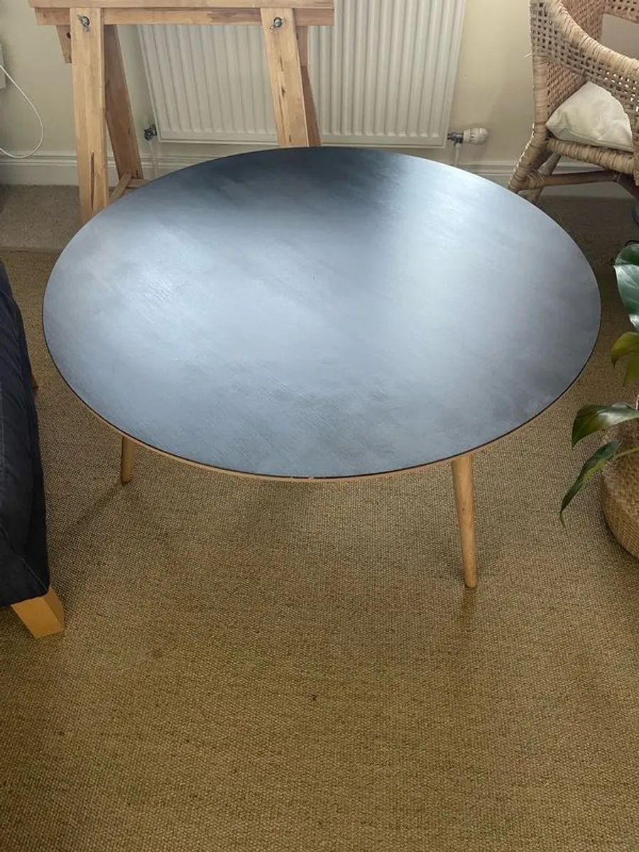 3 leg midcentury style coffee table - Image 1