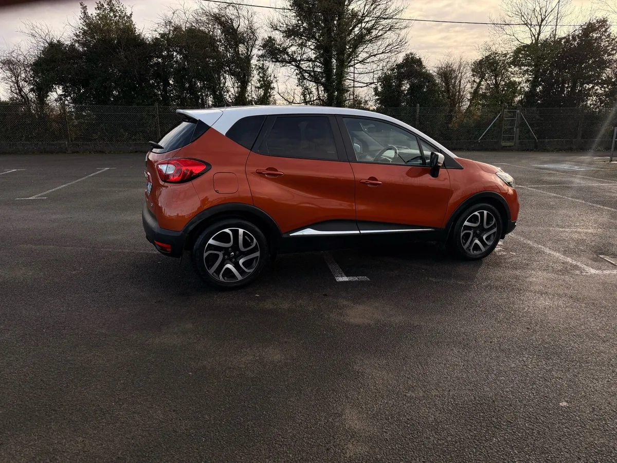 Renault Captur Auto *LOW Mileage * - Image 4