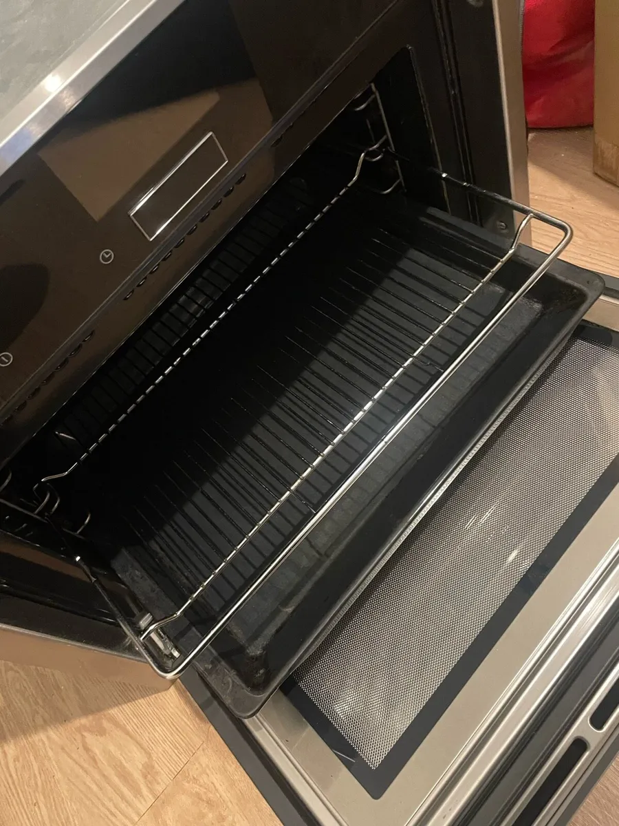 Neff C17MR02N0B built-in compact oven - Image 2