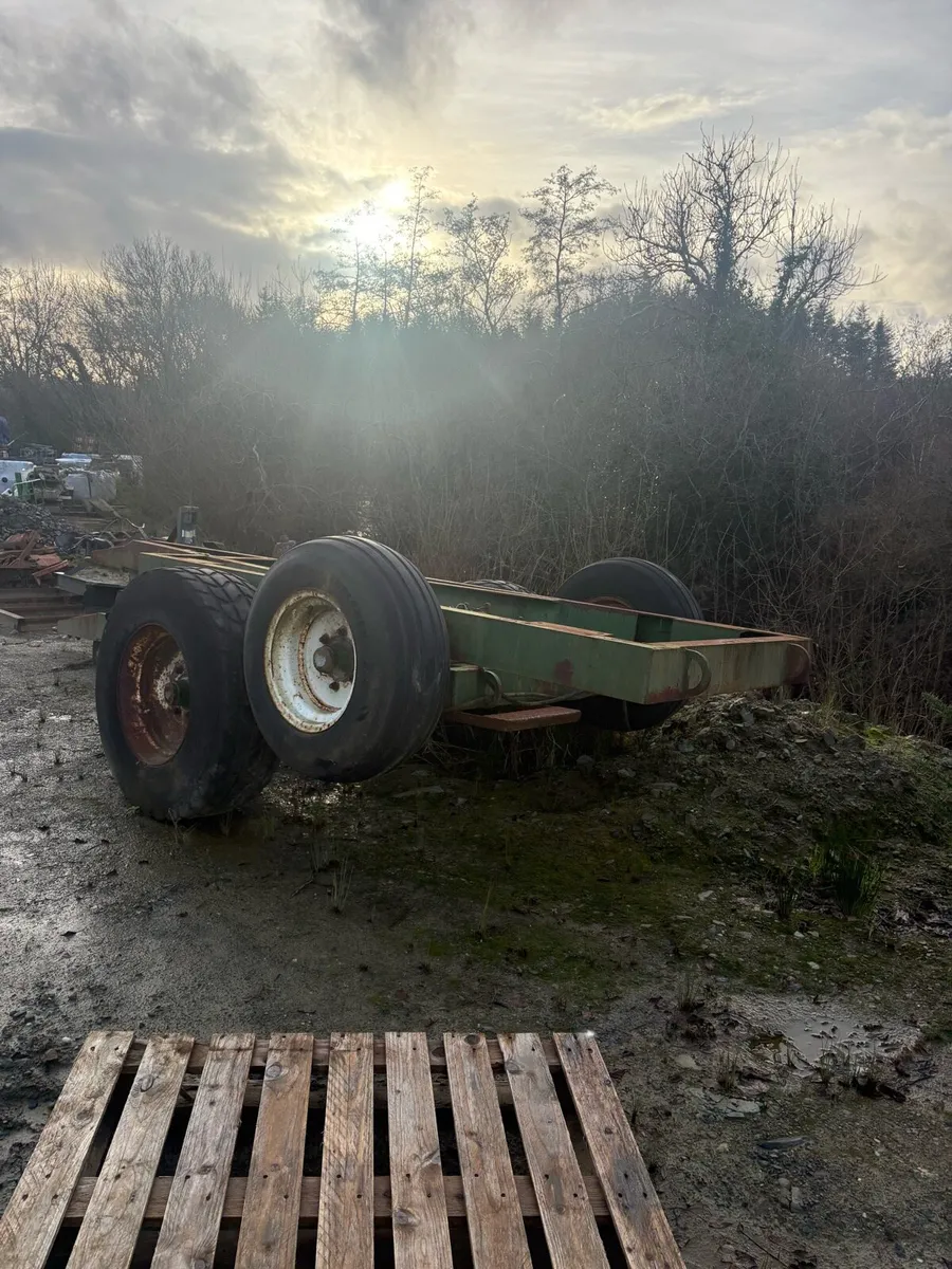 2 diet feeder chasies - Image 2