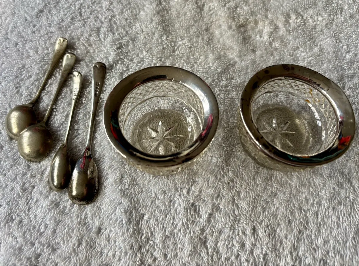Small crystal salt’n’pepper pots - Image 3