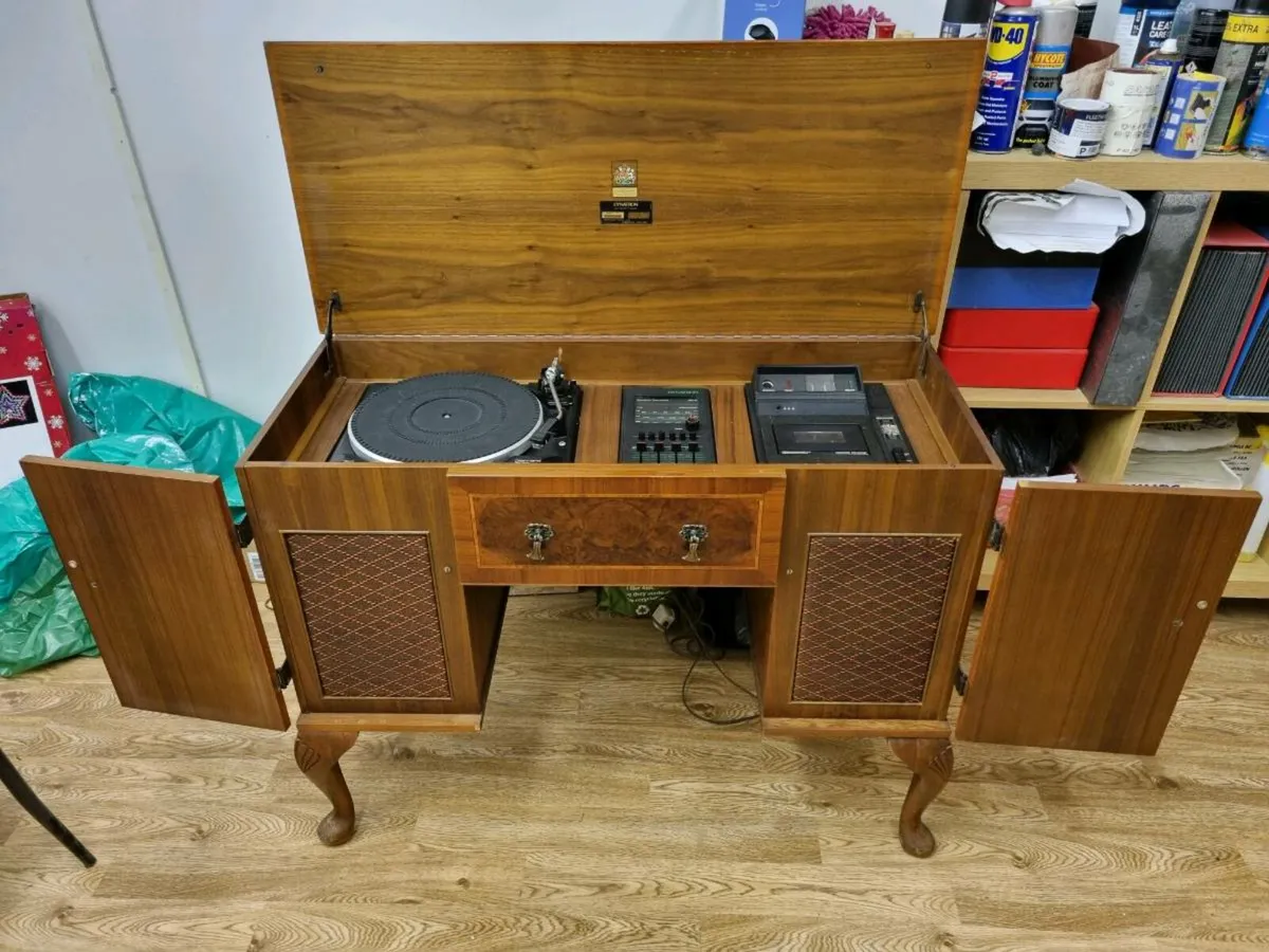 Vintage Dynatron Radiogram Desk - Image 1