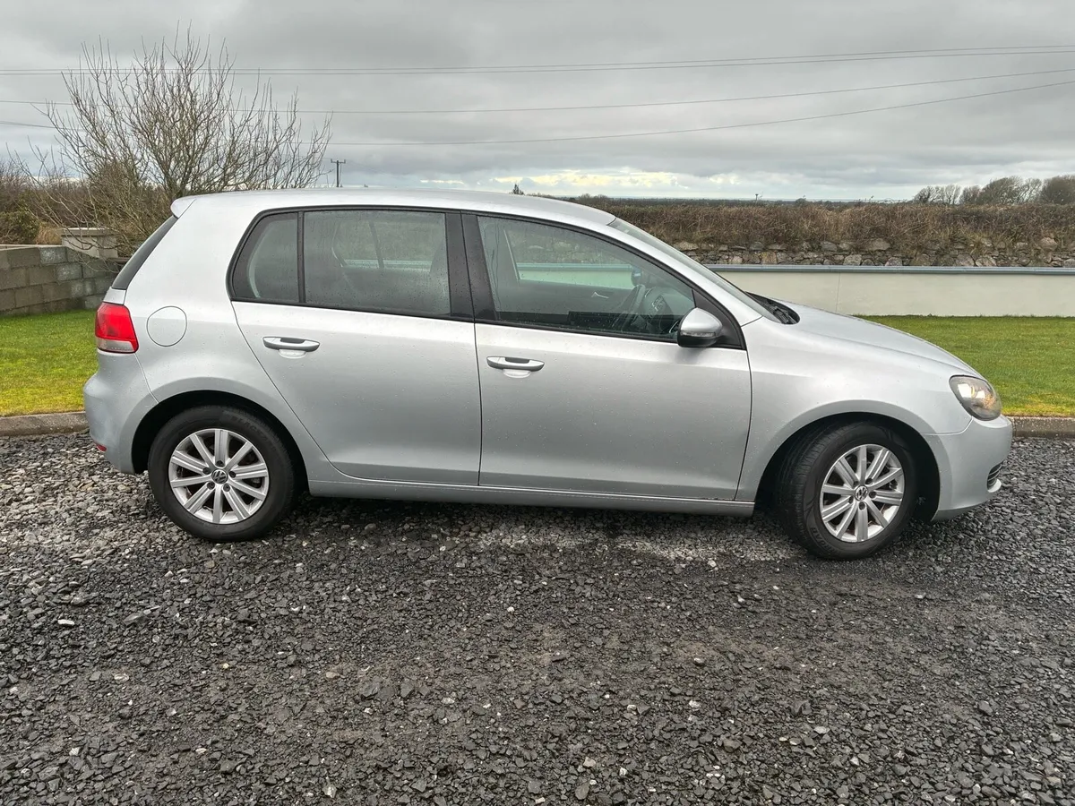 2011 Vw Golf 1.6 Tdi Automatic - Image 2