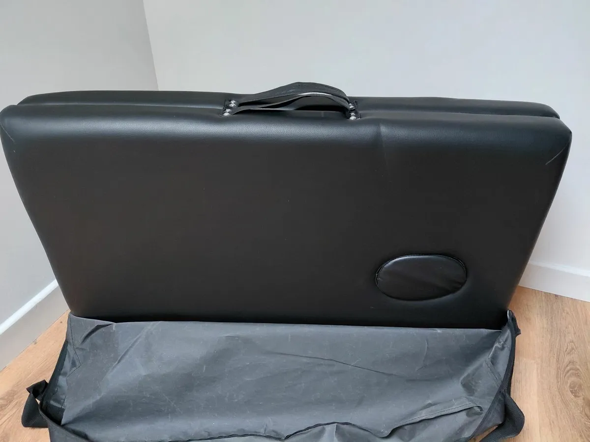 Massage table & chair - Image 1