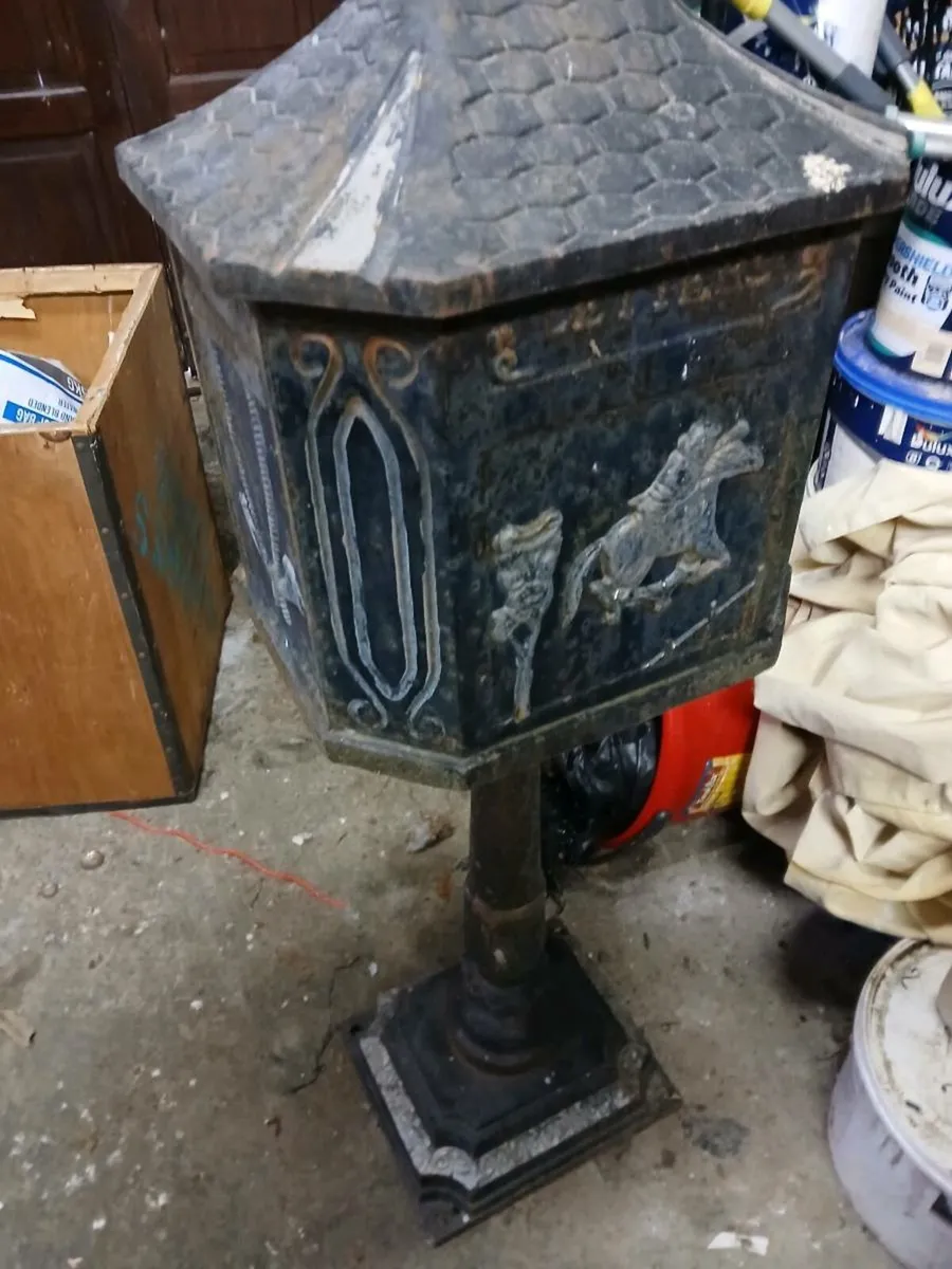 Cast iron vintage letterbox - Image 2