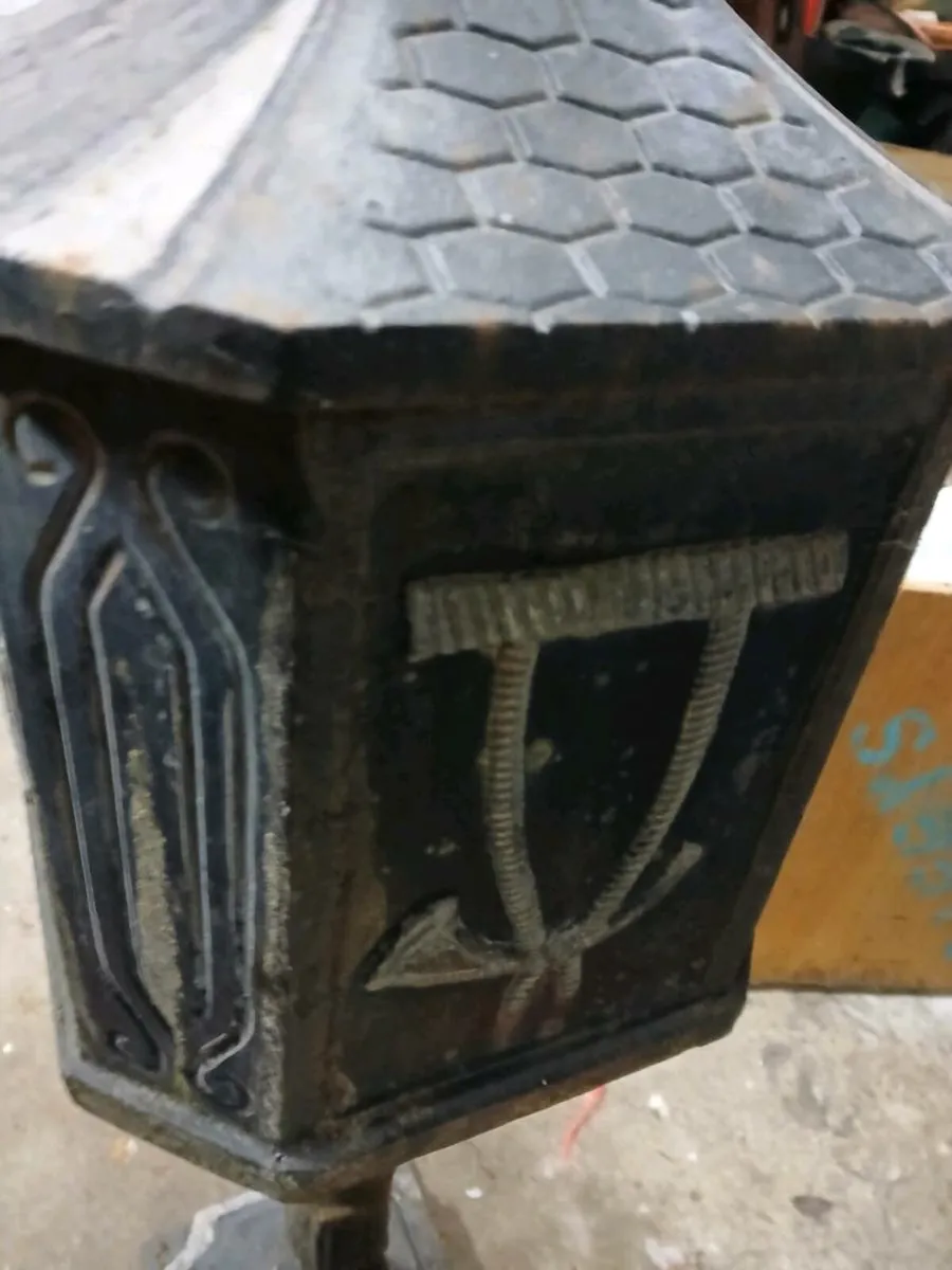 Cast iron vintage letterbox - Image 3