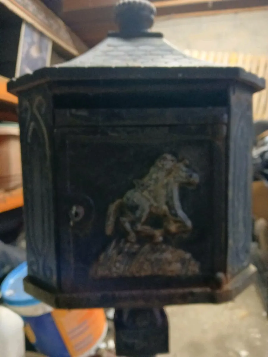 Cast iron vintage letterbox - Image 4