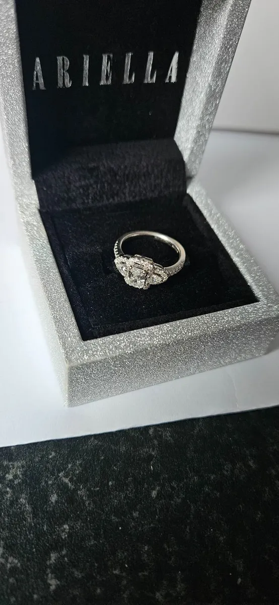 18ct White Gold Diamond Bridal Set - Image 2