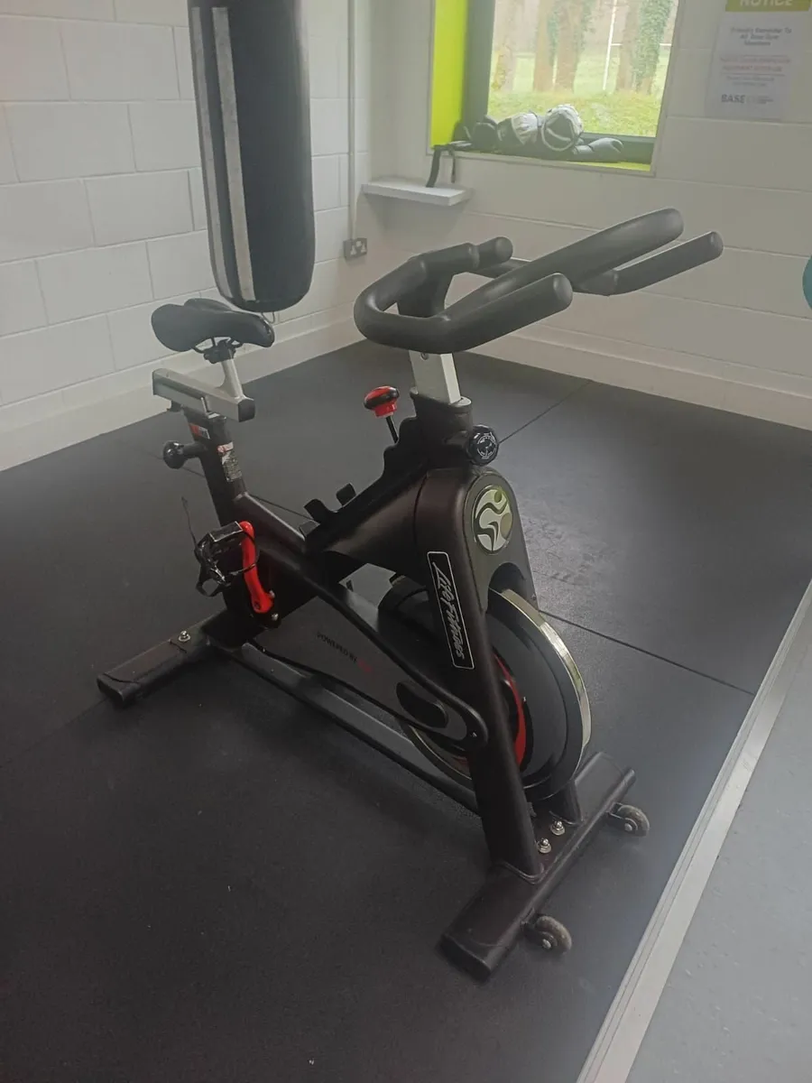 Life Fitness IC1 indoor spinning bike - Image 4