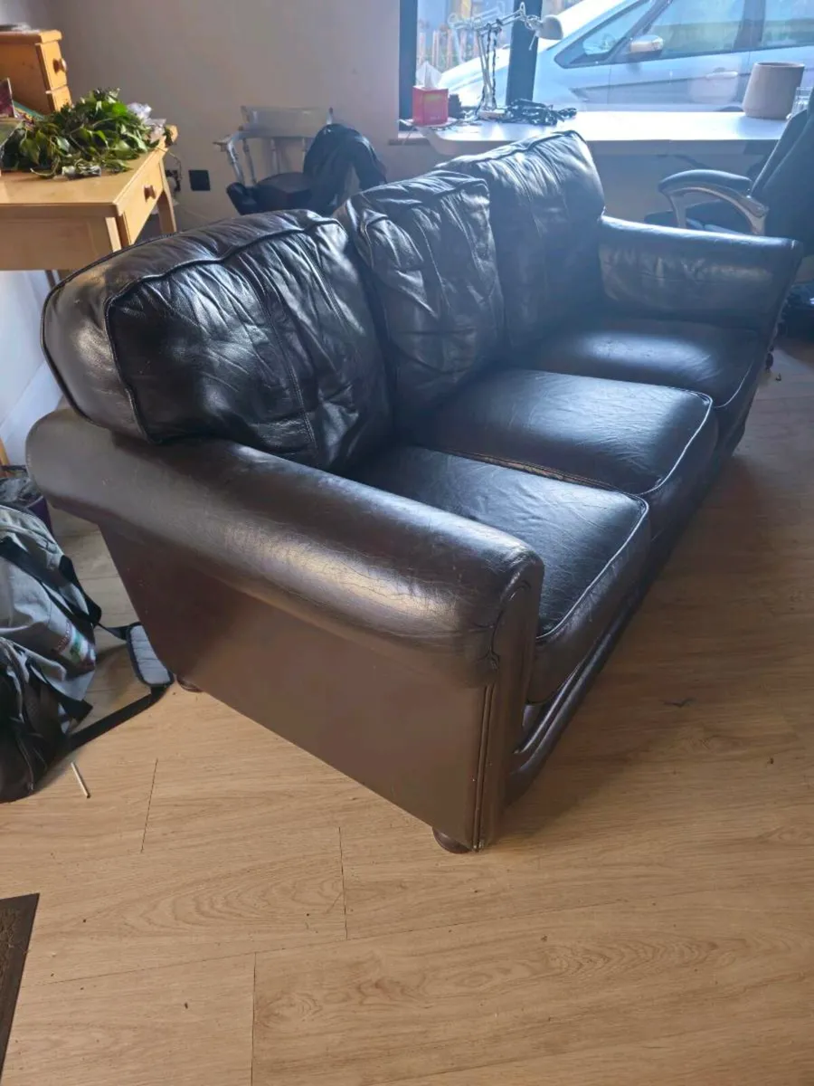 Black leather couch - Image 1