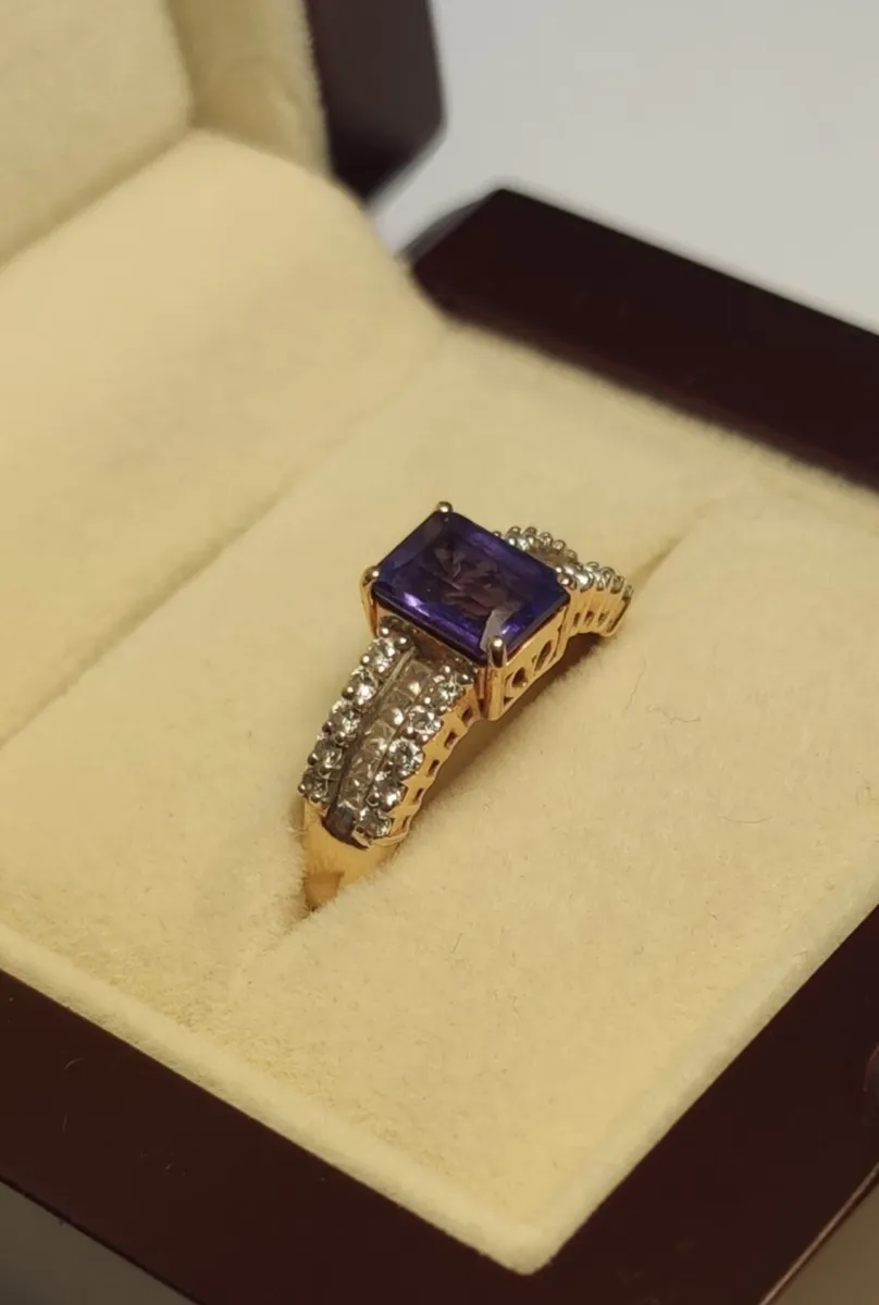 Gold ring with diamonds and tanzanite - Image 4