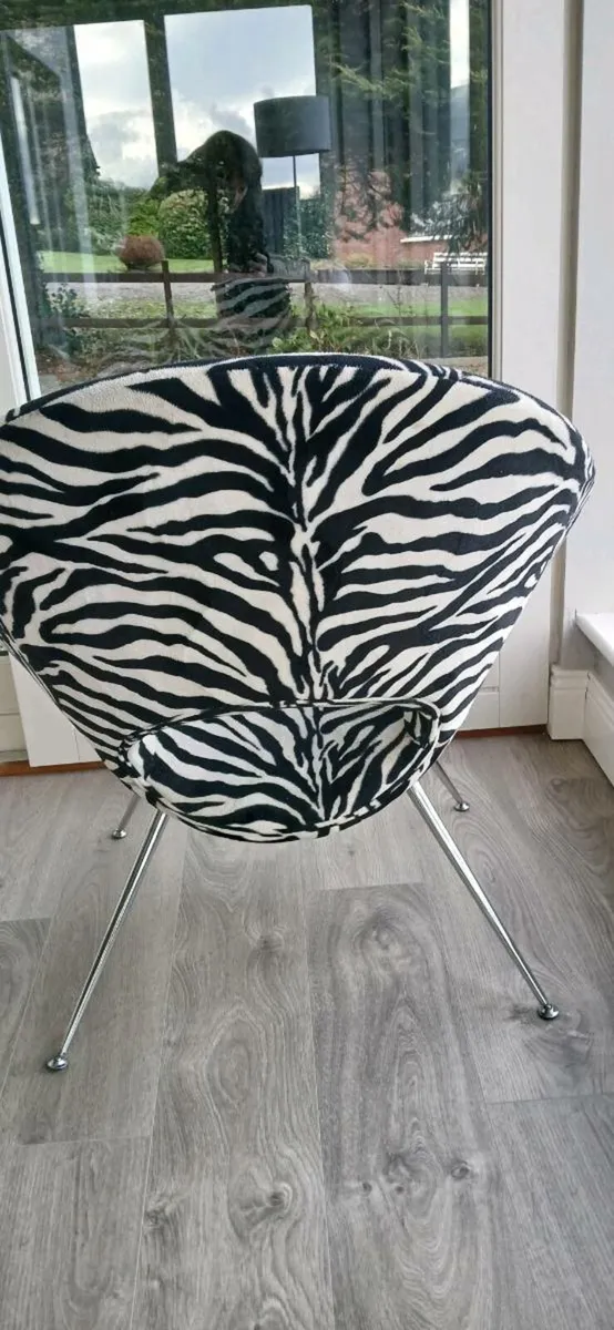 Zebra print designer Chair - Image 2
