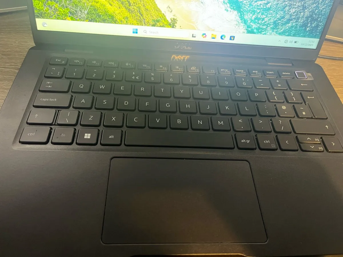 Dell 7320 i5-1145g7/16gb ram/250ssd/Win 11 - Image 1