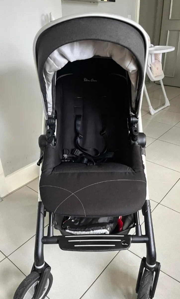 Silver Cross 3in1 car seat, pram & buggy - Image 2