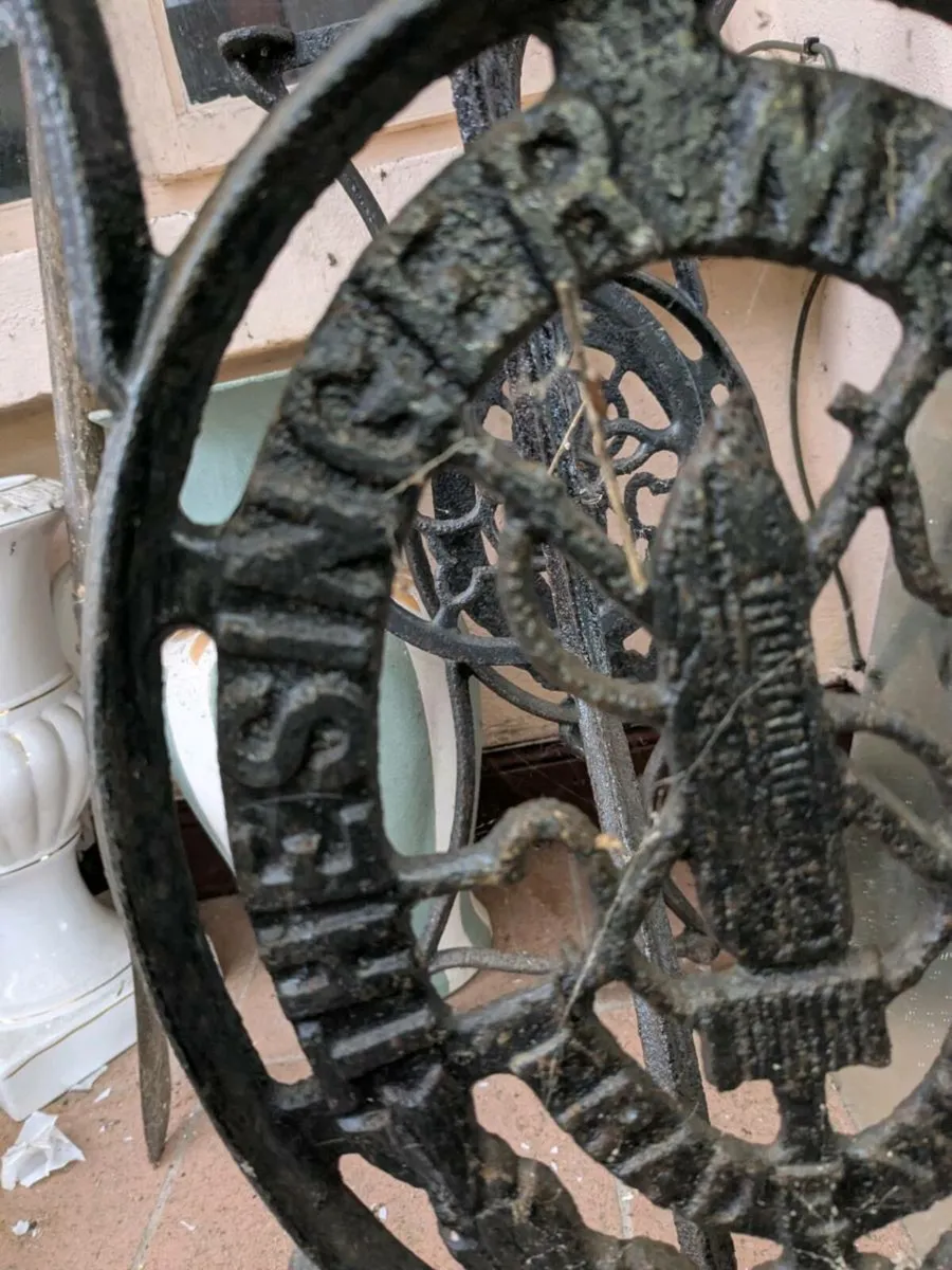 Singer sewing machine frame - Image 2